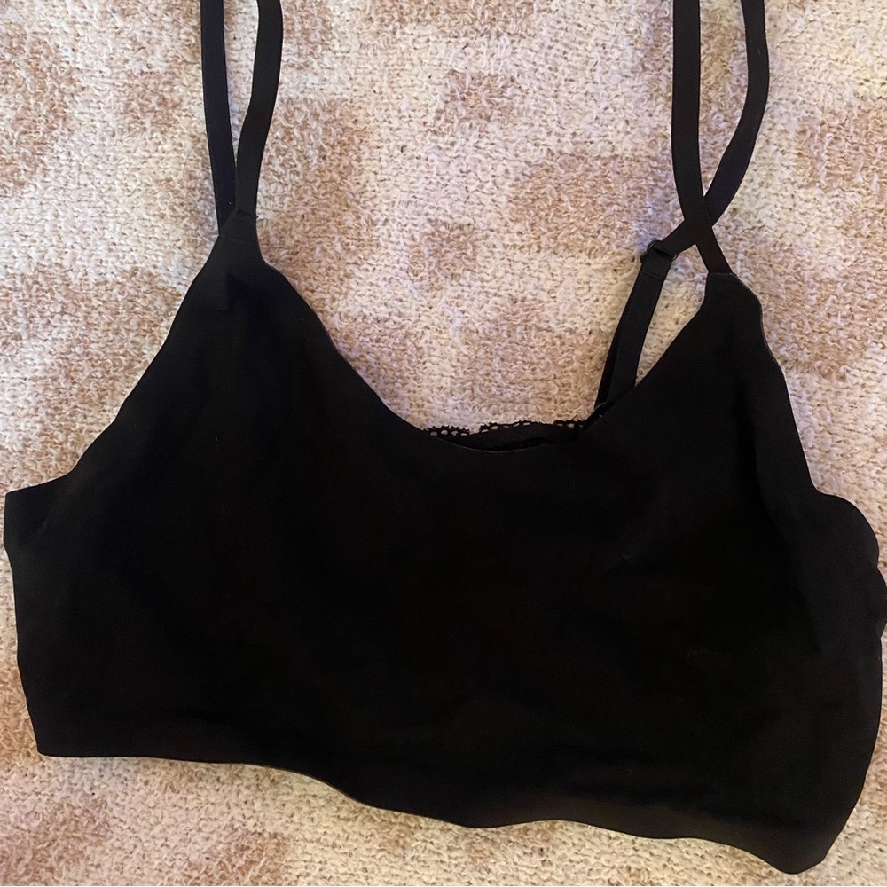 Victoria’s Secret black lace bralette